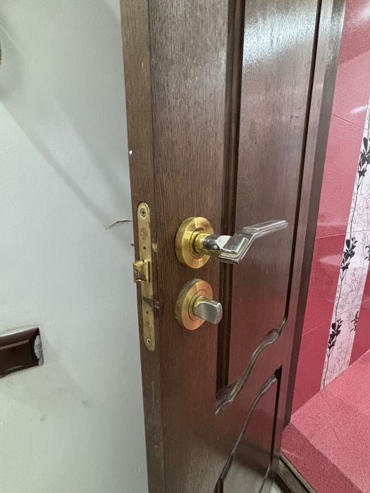 Продам межкомнатные двери