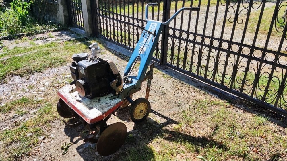 Motocultor american cu freze mari perfect functional