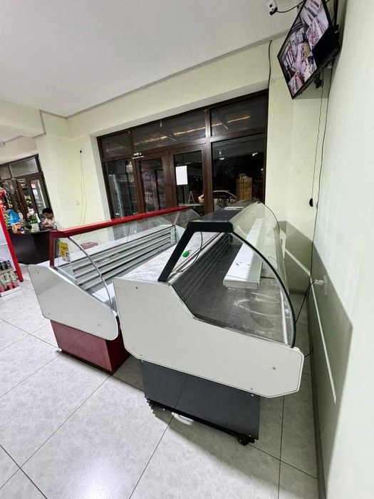 СРОЧНО ПРОДАЕТСЯ (Витриный Холодильник ) Б/У