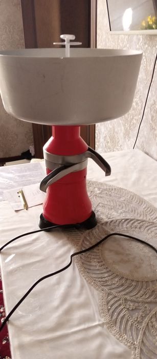 Сепарат сотилади нархи 200$ каси бор.