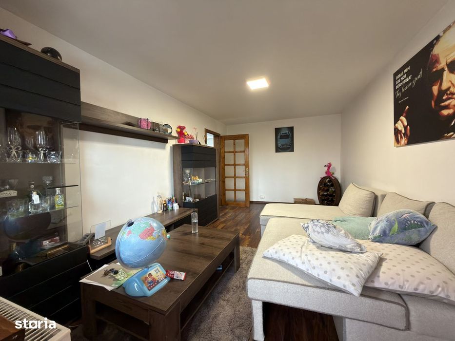 Apartament 3 camere, decomandat, 53 mp - zona Lipovei