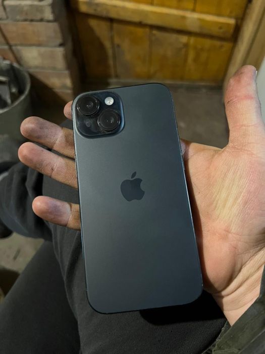 Айфон 15 на гарантий 128гб