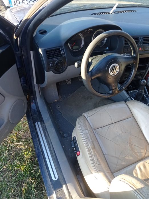 Se vinde Wolfgang Bora cu acte la zi