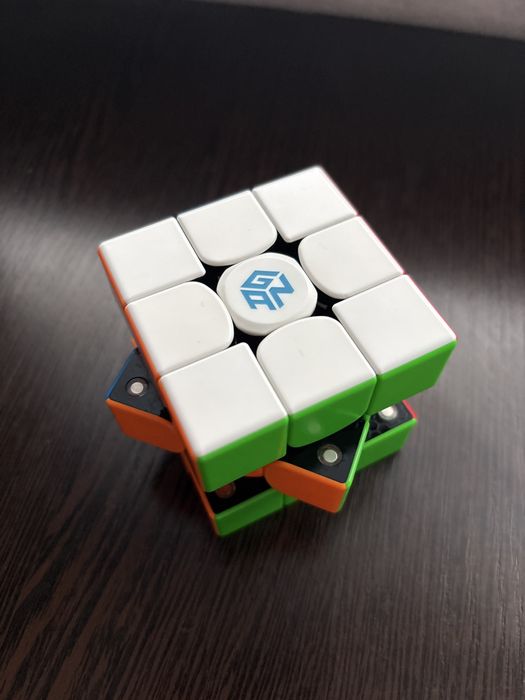 Профессиональный кубик рубик “Gan 356 x”