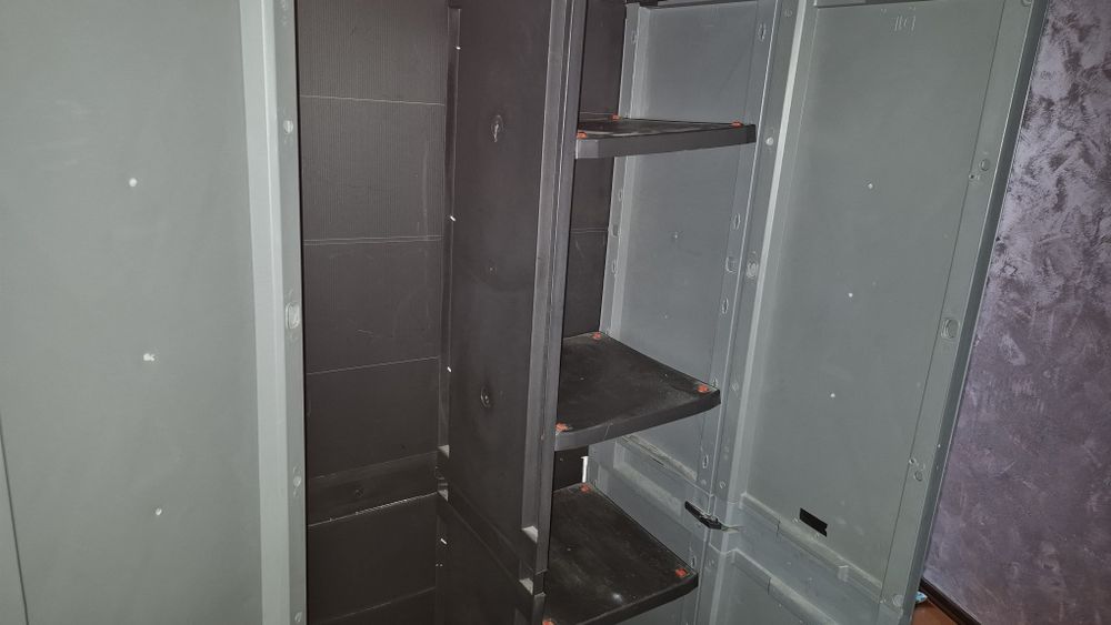 Dulap de scule din plastic