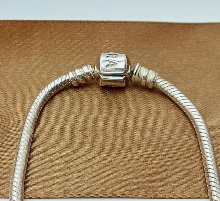 Brățara Nouă Pandora Moments Silver S925 Ale