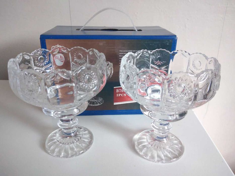Подарочные наборы : вазочки, стаканы, кружки (новые, в упаковке)