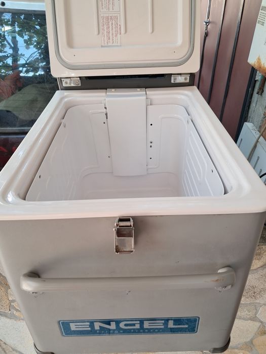 Хладилник-фризер 12  24, 220 волта ENGEL