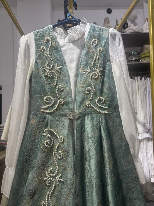 Қазақи ұшттық киім