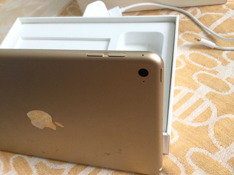 Таблет Apple 128 GB, 4 gen / поколение