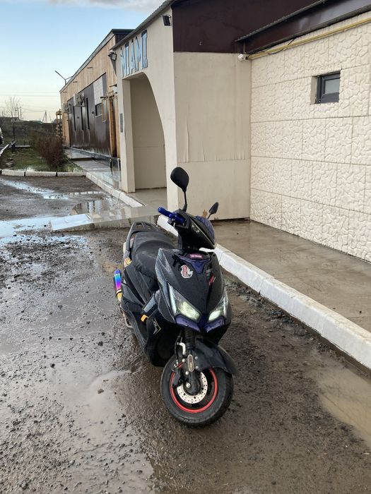 Продам М8 Про лия