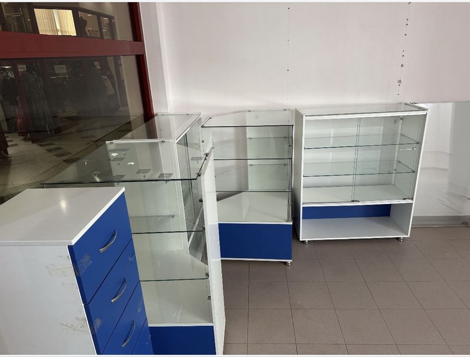 Оборудование для магазина, стелажи