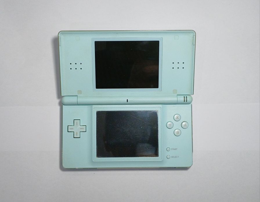Nintendo DS lite