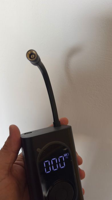 compresor FLYBLADE auto bicicleta etc pret 150 lei