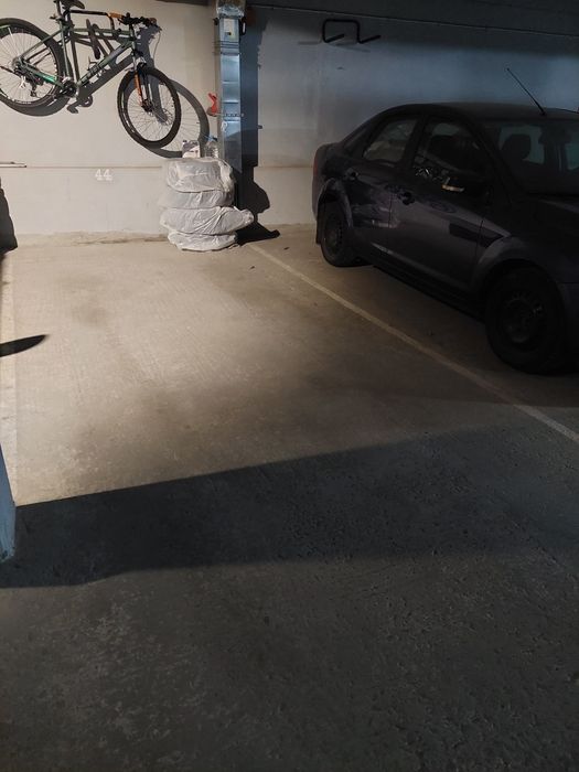 Loc de parcare pret 12900eur neg