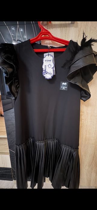 Продам новое платье для девочки