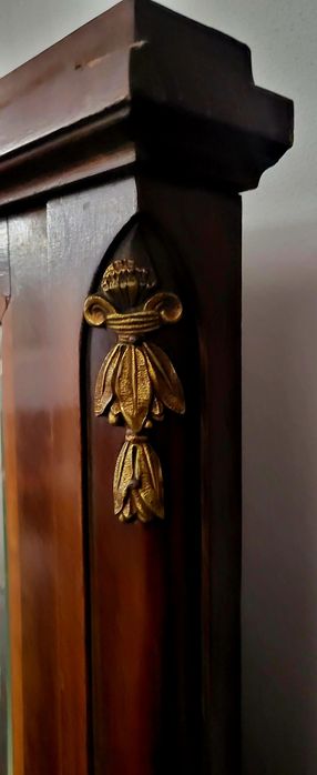 Vând pianina antika perfect acordata