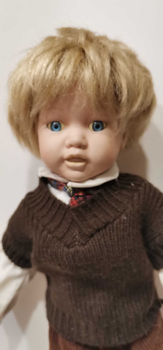 Антикварна кукла