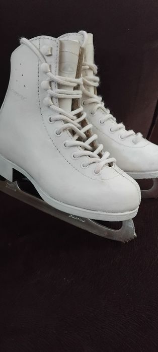 Фигурные коньки,кожа 100%. Botas. 30р