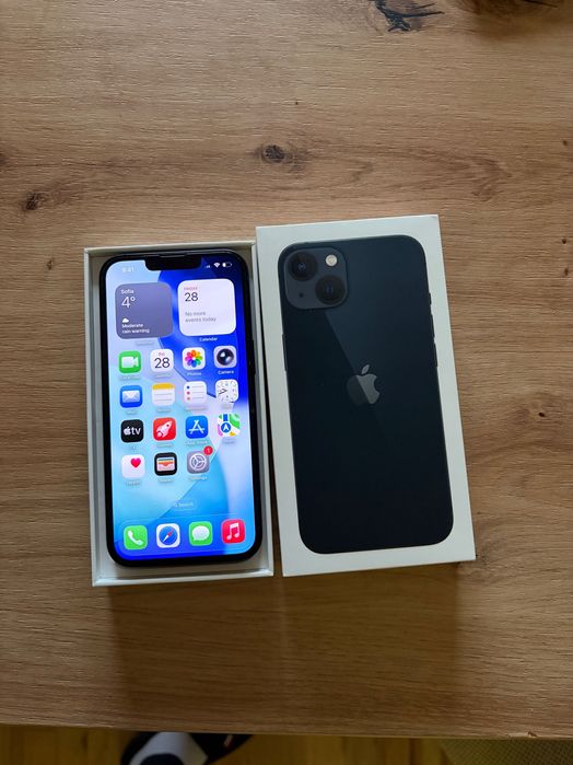 iPhone 13, 128GB с гаранция.