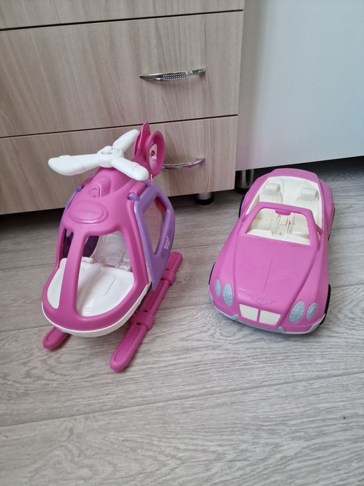 Игрушки машина и вертолёт  для барби