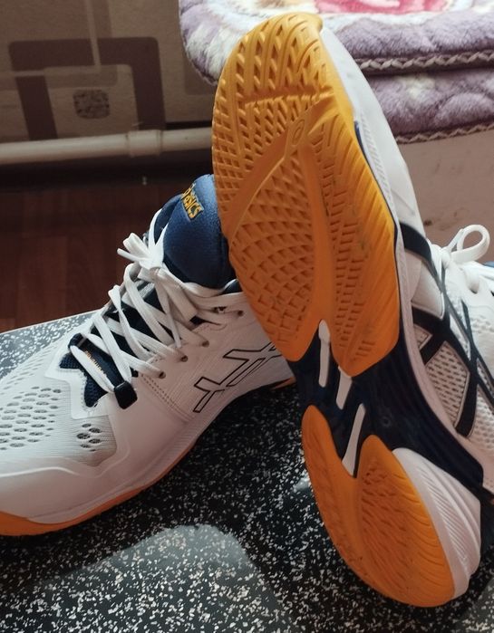 Спортивные кроссовки ASICS