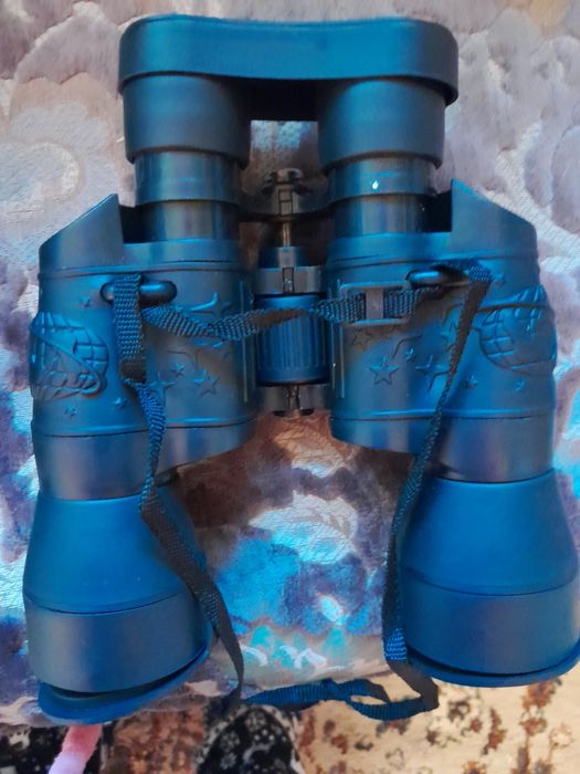 Binoclu Binoculars model 750