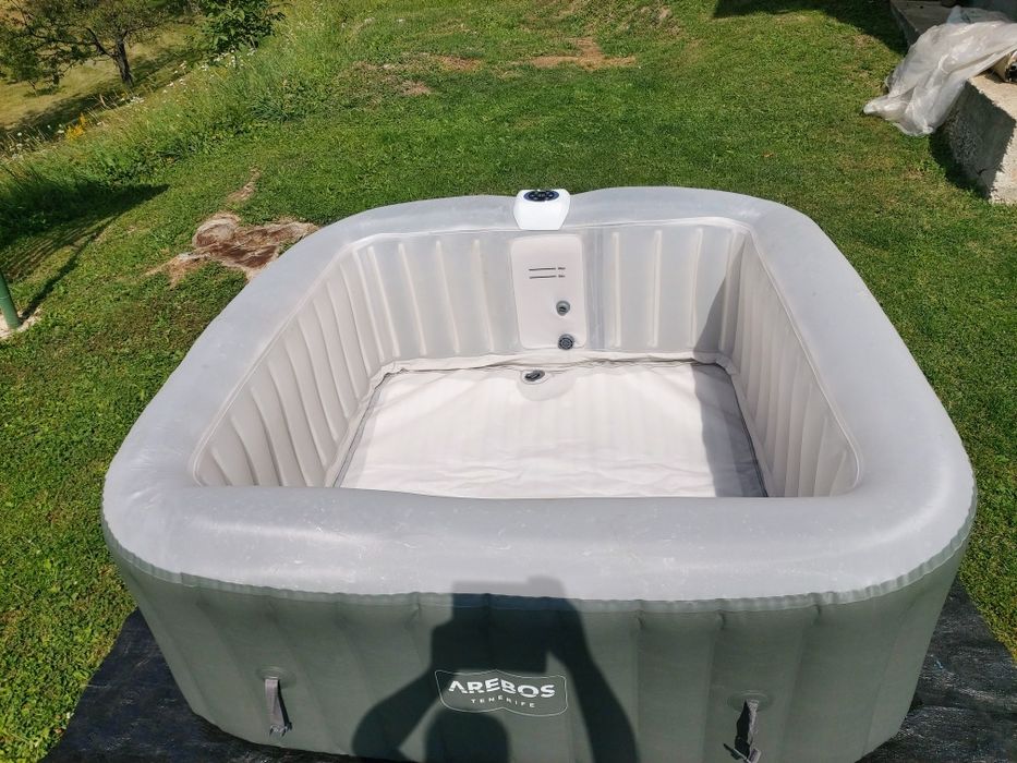 Piscină jacuzzii cu pompă pt încălzirea apei