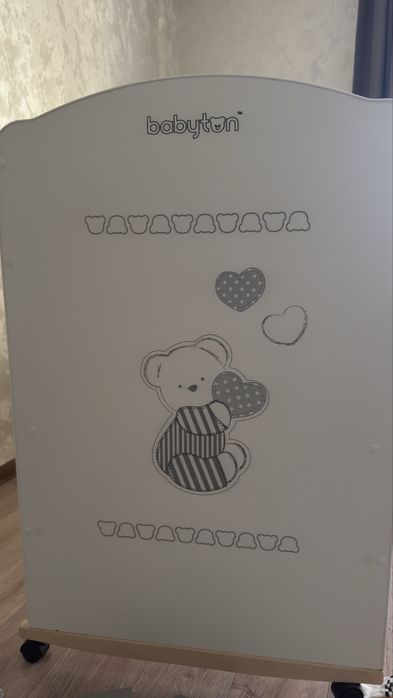 Деткая кроватка с матрасом