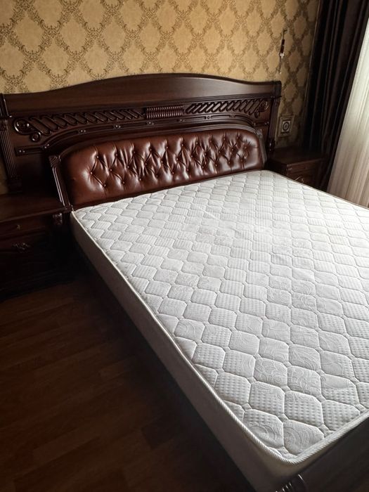 Продам спальный гарнитур