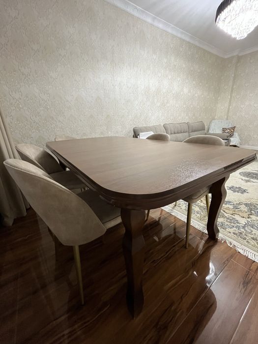 Продам широкий стол, для гостей б/у