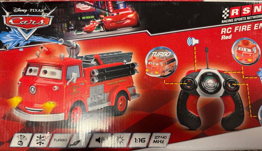 Red Disney cars cu telecomandă și funcție stropire cu apă!