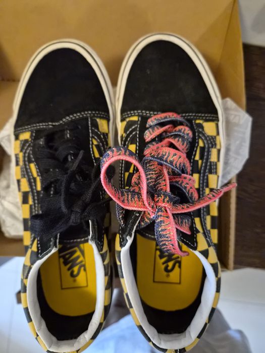 Продавам Обувки Vans