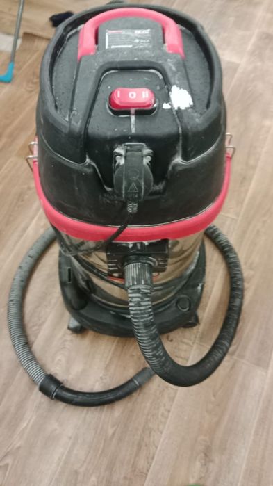Пылесос продам срочно