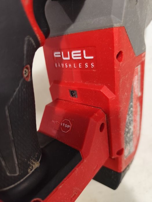 Безчетков акумулаторен перфоратор къртач Милуоки Milwaukee M18 FH 2,5J