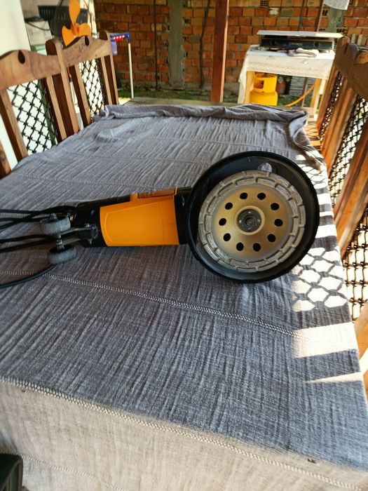 Шлайф машина за бетон BETONFRASE 3800W