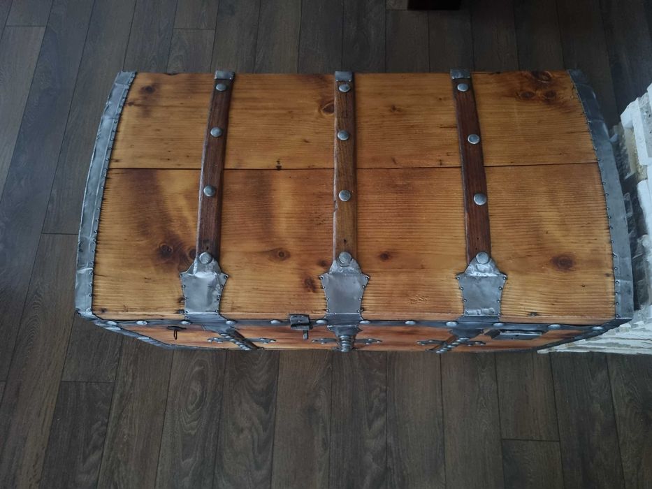 Стар дървен сандък/ракла/скрин