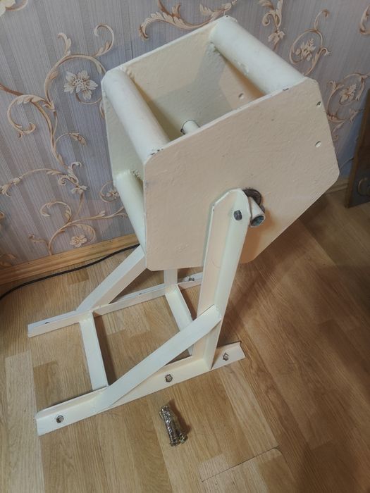 Крутящийся рукоход настенный