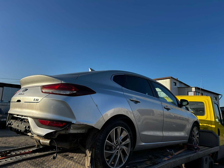 Usa dreapta fata / spate  dezechipata Hyundai i30 2019 Hatchback 1.4