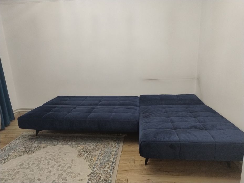Продаётся синий диван