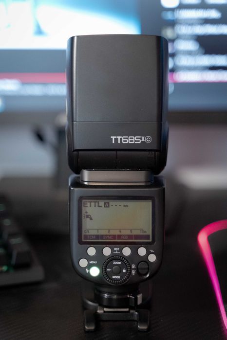 Canon 6D Mark II + Blit Godox TT685C II