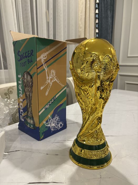 Кубок для футбола.