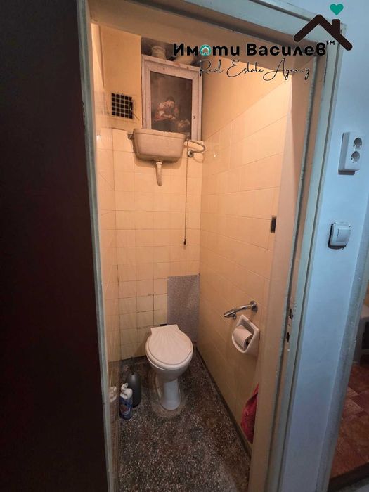 Продава се Тристаен апартамент в София, Център - 70 кв.м за 1567 €/кв.м - Снимка #11