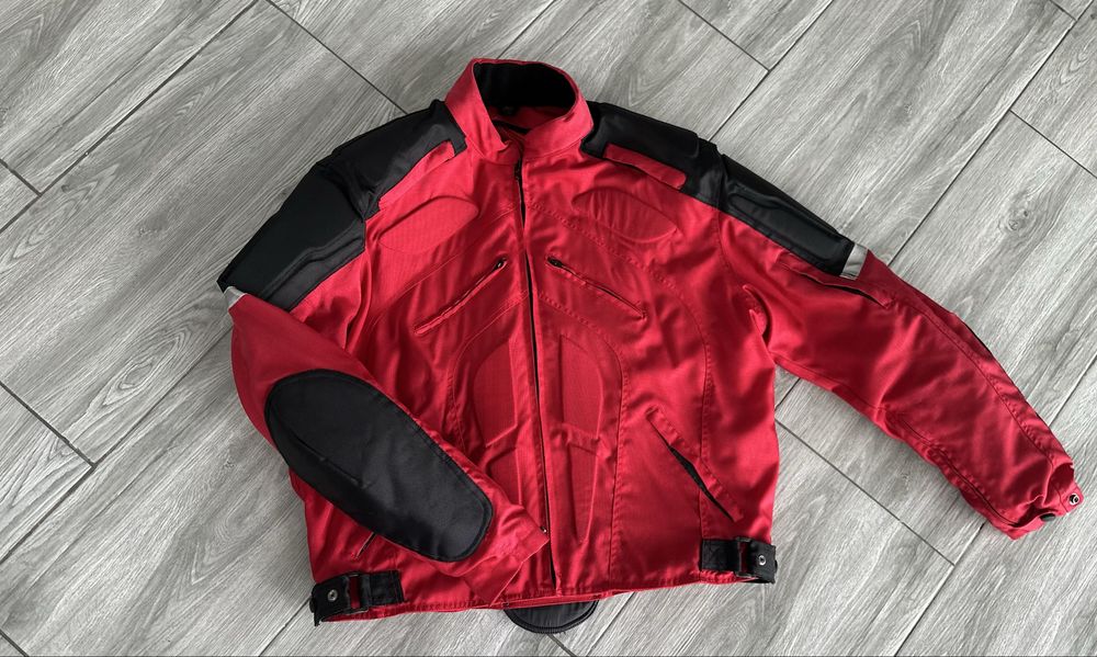 Geaca moto rosie impecabila