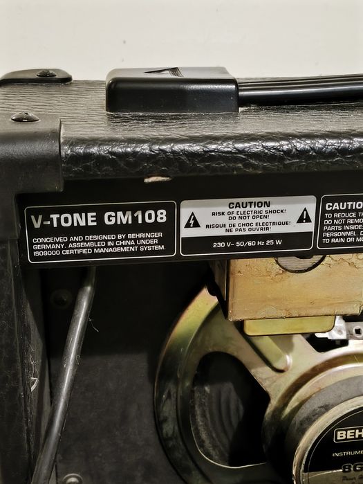 Гитарный комбоустлитель Behringer V-ton GM108