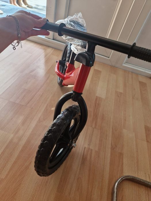 Bicicletă de echilibru copii (fără pedale) – Nouă, în cutie