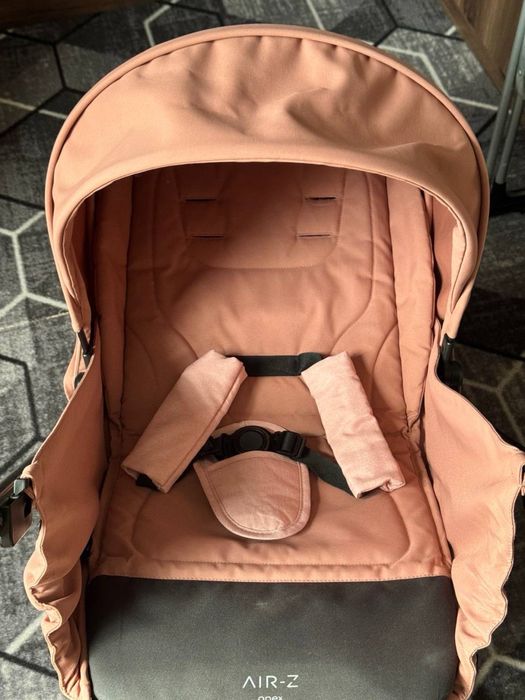 Продам коляску anex air z