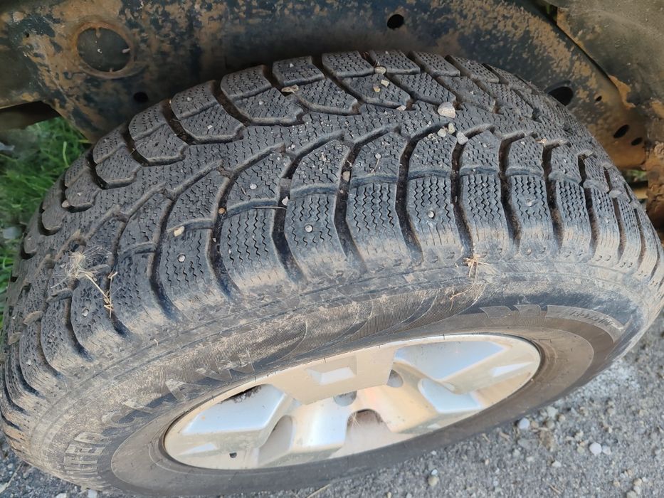 Jante plus anvelope 17 iarna cu ținte 6x139.7 off road