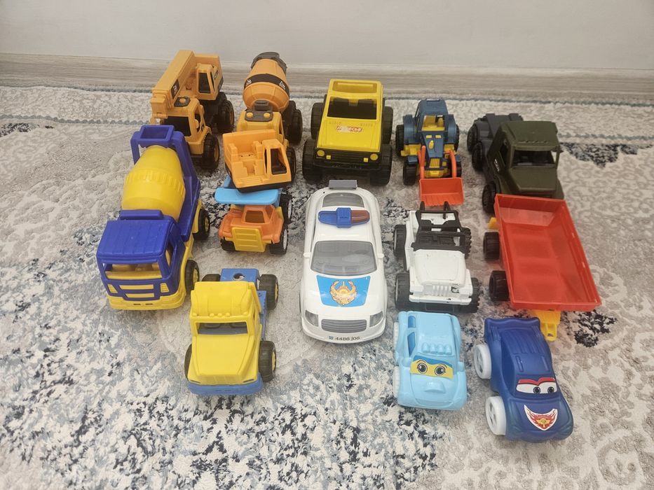Продам игрушки машинки