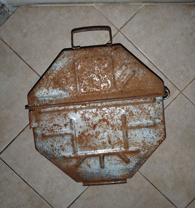 Короб от киноленты. Подробно в описании.